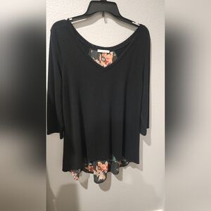 Le Lis Black Floral Women's Blouse
